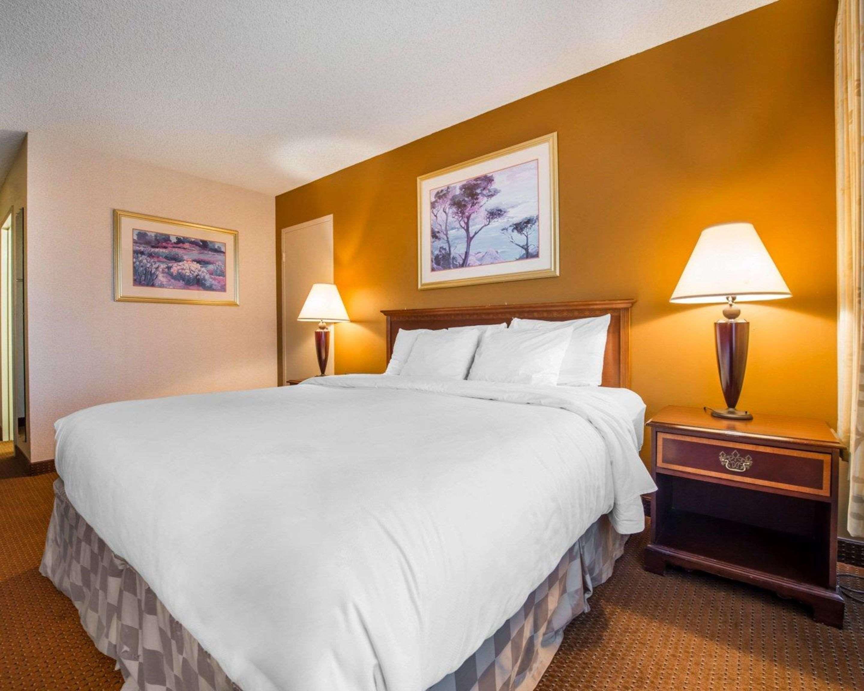 Clarion Inn And Events Center Pueblo North Экстерьер фото