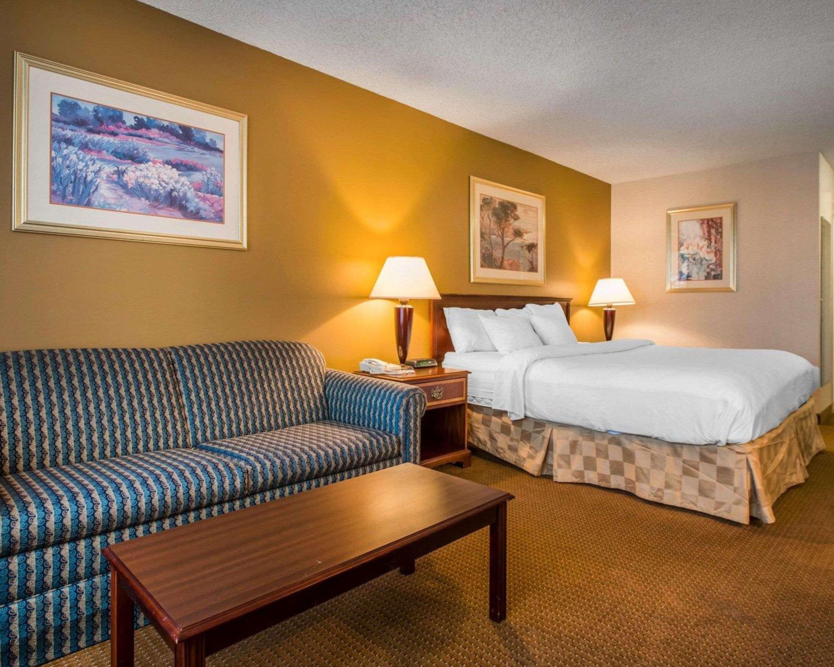 Clarion Inn And Events Center Pueblo North Экстерьер фото